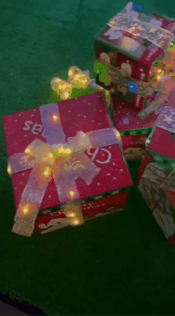 ARBOL DE NAVIDAD 1.80 + 2 CINTA LED NAVIDEÑA + 1 CJA. LUCES NAVIDEÑAS 3metros + 2 LAMPARAS NAVIDEÑAS