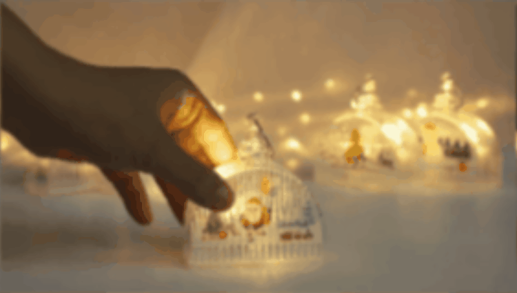 ARBOL DE NAVIDAD 1.80 + 2 CINTA LED NAVIDEÑA + 1 CJA. LUCES NAVIDEÑAS 3metros + 2 LAMPARAS NAVIDEÑAS